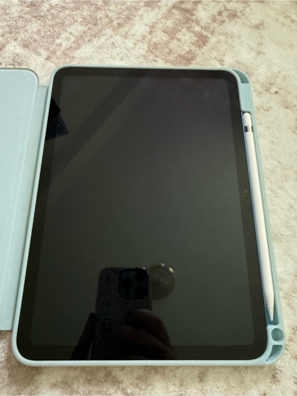 IPad 10 with Apple Pencil - Picture 4 of 6